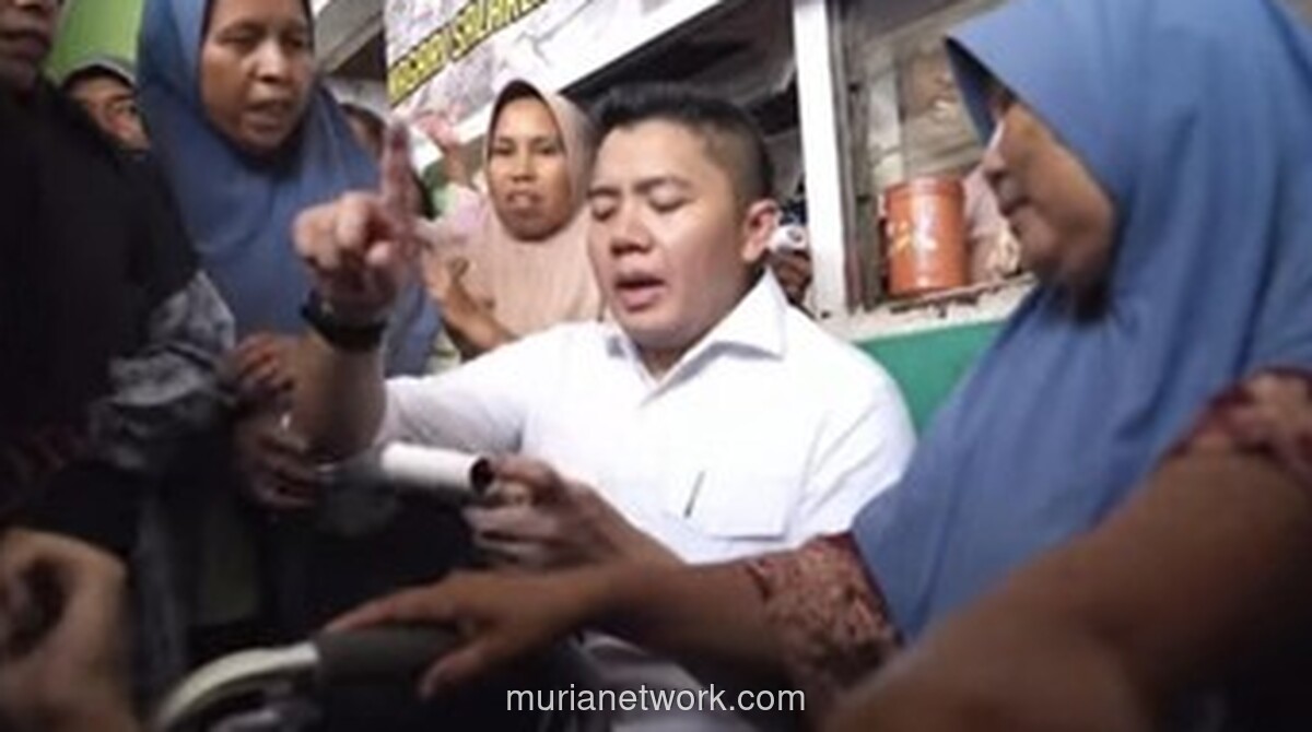 Di Tengah Banjir Agam, Catatan Kecil Teddy dan Janji Prabowo untuk Pengungsi