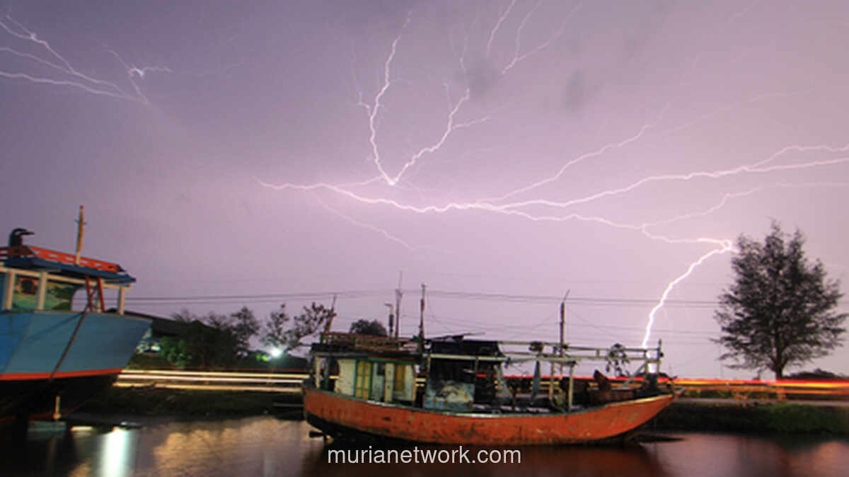 Dua Badai di Samudra Hindia Ancam Cuaca dan Gelombang di Indonesia