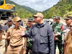 Jalan Vital Bayang-Alahan Panjang Hancur Diterjang Banjir Bandang, Kerugian Ditaksir Rp75 Miliar
