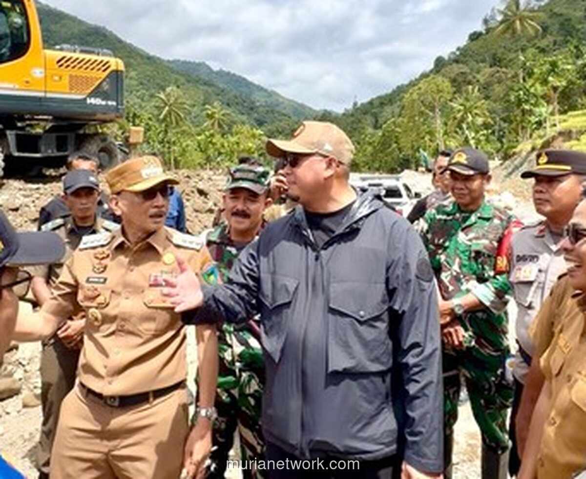 Jalan Vital Bayang-Alahan Panjang Hancur Diterjang Banjir Bandang, Kerugian Ditaksir Rp75 Miliar