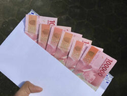 Dekan FEB Unair Ingatkan Bahaya FOMO dan Paylater Saat Liburan Akhir Tahun