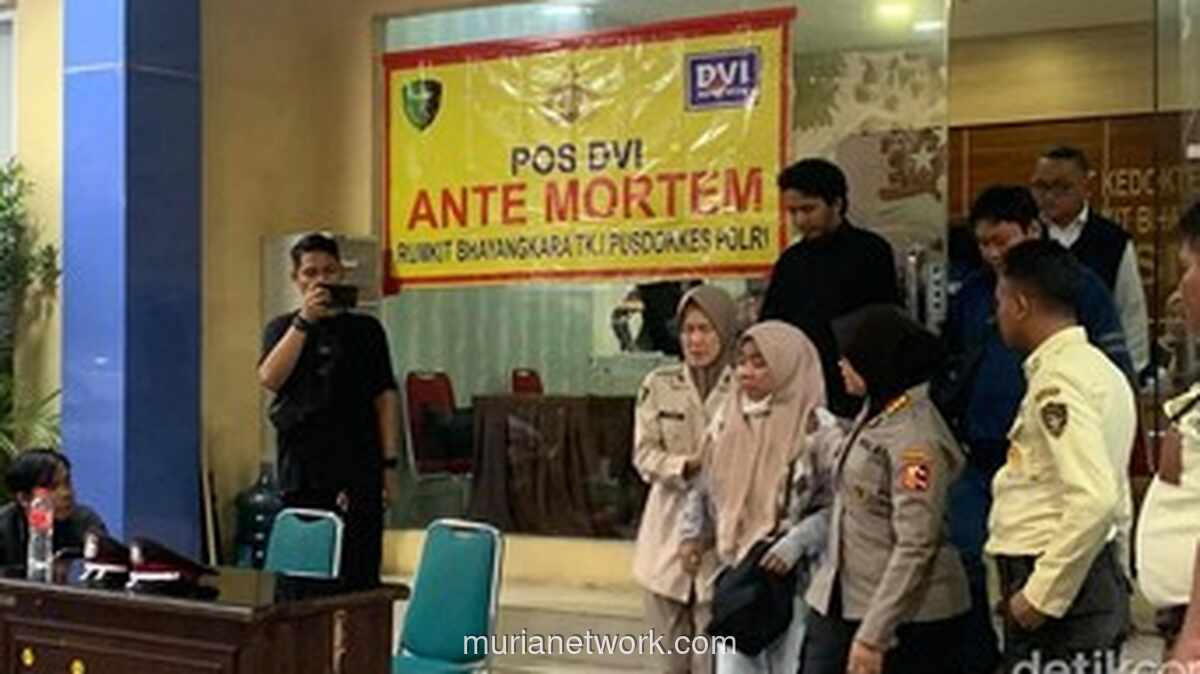 Isak Tangis Menyambut Duka di RS Polri Usai Kebakaran Cempaka Baru