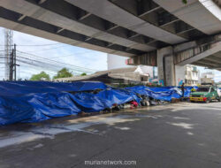 Sampah Menggunung Empat Hari, Kolong Fly Over Ciputat Jadi TPA Liar