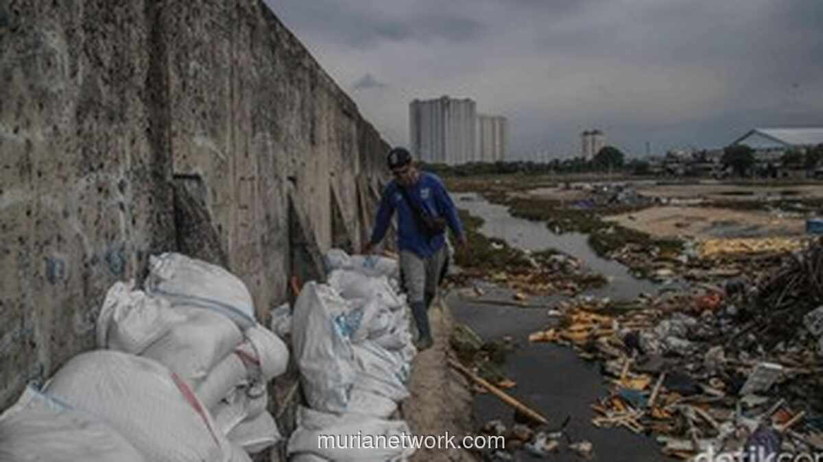 Karung Pasir Darurat, Pemerintah DKI Janjikan Perbaikan Permanen Tanggul Laut