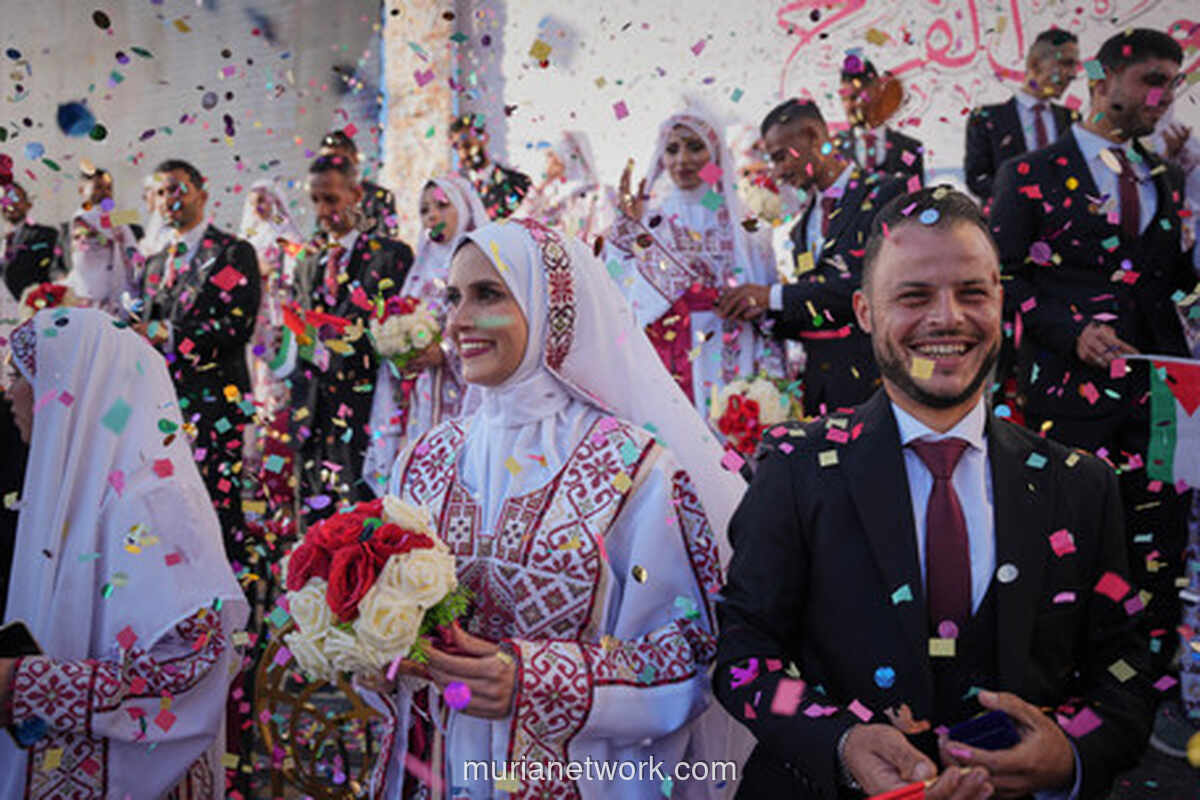 Di Atas Reruntuhan Gaza, 54 Pasangan Menyatakan Janji Abadi