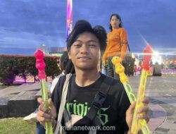 Gelembung Harapan Agung di Tengah Gemerlap Monas