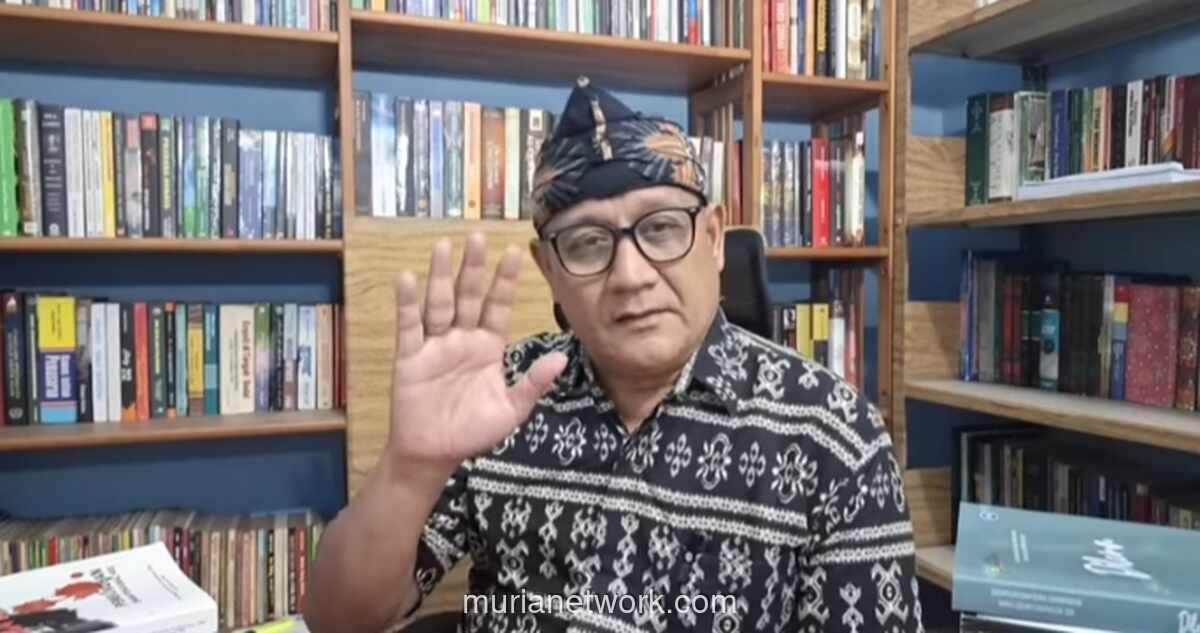 Analisis Edy Mulyadi: Secara Hukum Bisa, Secara Politik Mustahil Jokowi DiNajibkan