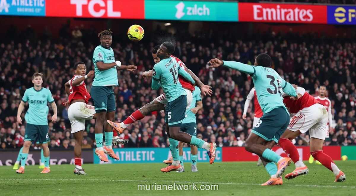 Drama Bunuh Diri Ganda Antar Wolves Tumbang di Emirates