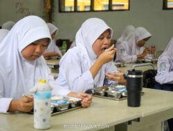 Dapur Bogor yang Menyantuni 8.000 Siswa dan Menggerakkan Petani Lokal