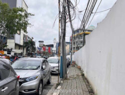 Trotoar Benhil: Jalur Pejalan Kaki yang Berubah Jadi Arena Rintangan