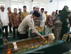 Fadli Zon Ziarah ke Makam Guru Tua, Bahas Usulan Pahlawan Nasional