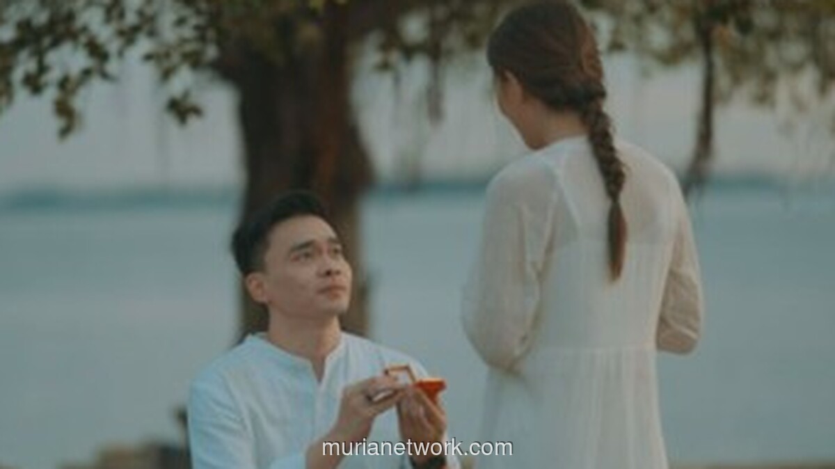 Ivan Kabul Resmi Melamar Evelina Tan di Tepi Pantai