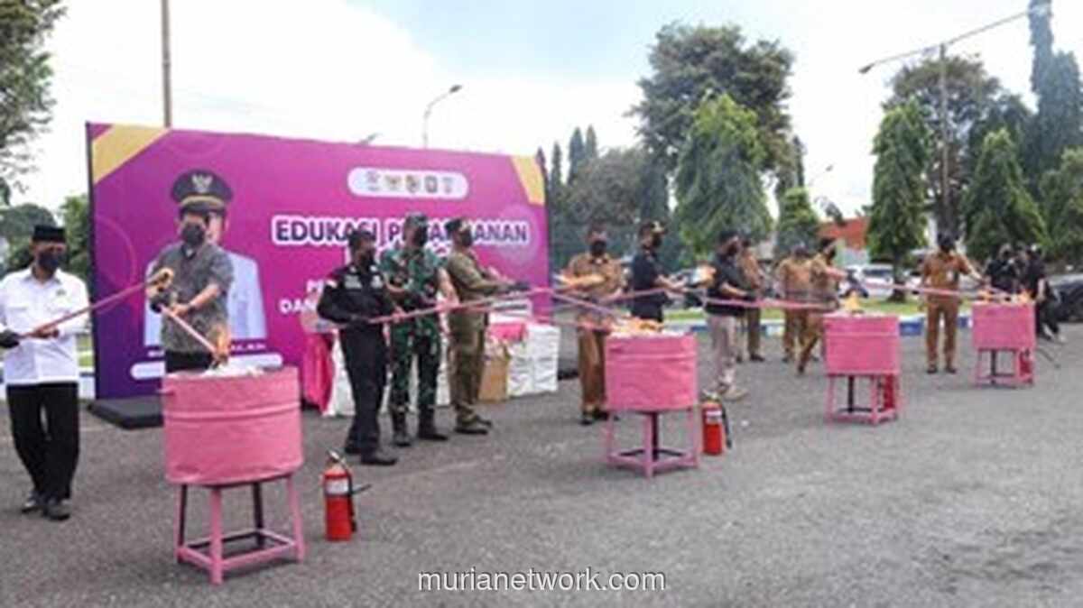 Jember Bakar Ratusan Ribu Rokok Ilegal, Tegaskan Kedaulatan Fiskal