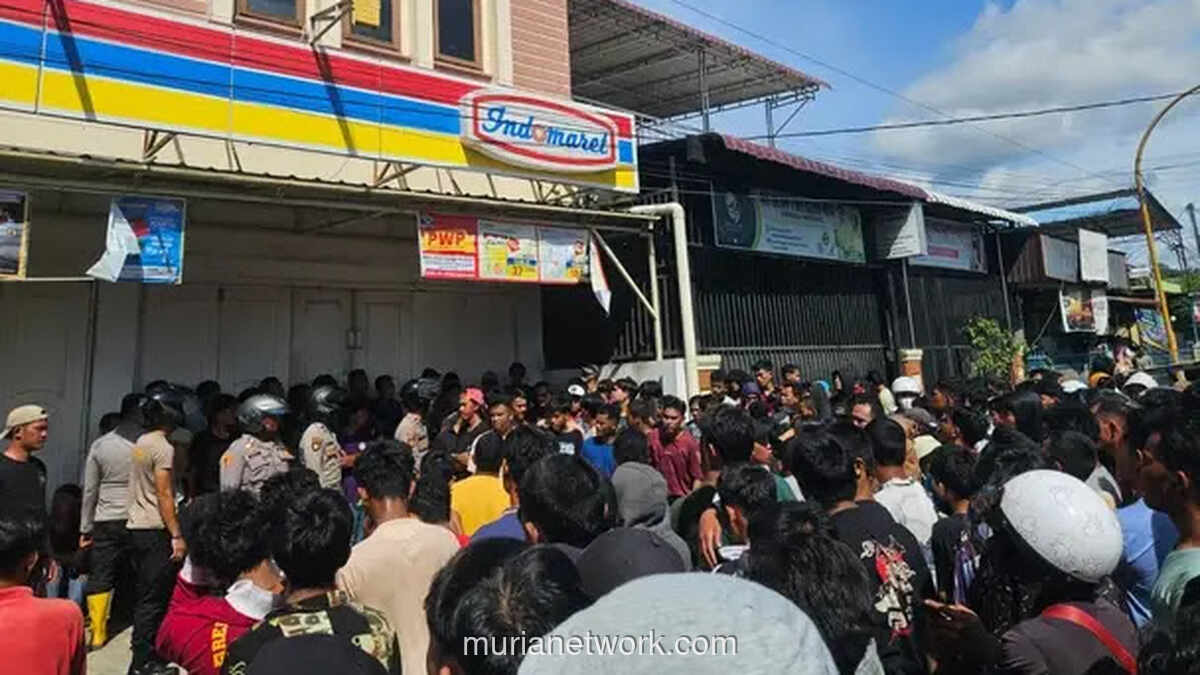 Kepungan Banjir, 16 Warga Sibolga Diamankan Usai Jarah Minimarket