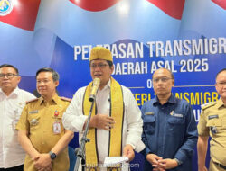 45 Keluarga Berangkat ke Sulawesi, Wamen Beri Pesan Khusus di Balai Keratun