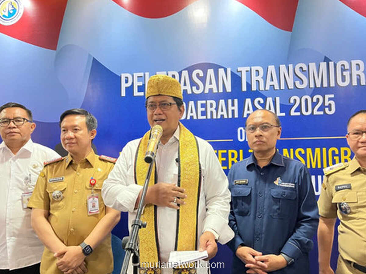 45 Keluarga Berangkat ke Sulawesi, Wamen Beri Pesan Khusus di Balai Keratun