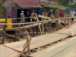 Bambu dan Kayu Pulihkan Jalur Vital Tapteng Pasca-Bencana