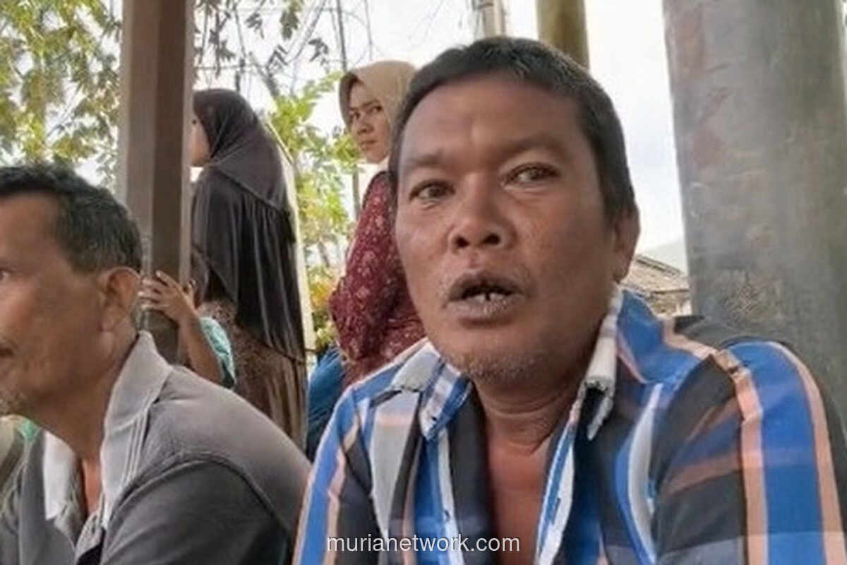 Di Balik Lumpur, Warga Aceh Tamiang Bertahan dengan Uluran Tangan di Pinggir Jalan