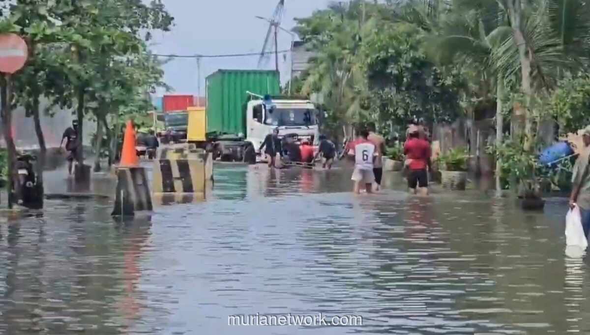 Rob Parah Lumpuhkan Pelabuhan Sunda Kelapa, Aktivitas Bongkar Muat Mandek Total