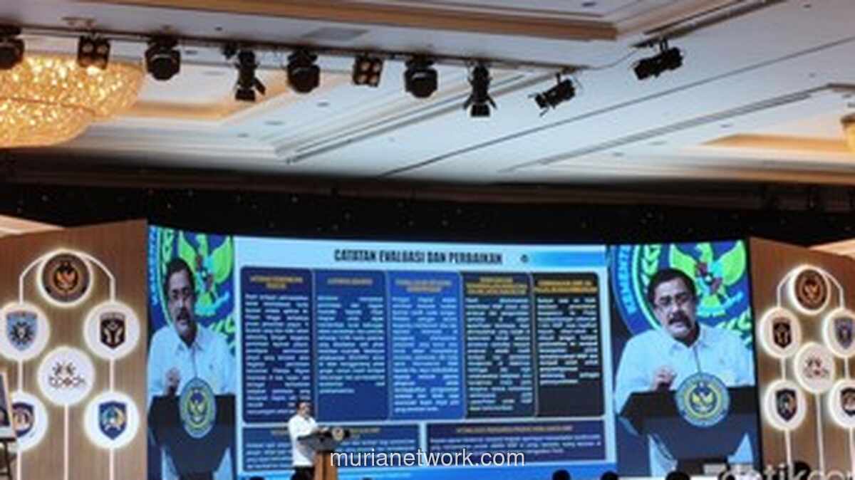 Menteri Agus Soroti Antrean Paspor dan Pungli di Rapat Evaluasi Kemenkumham