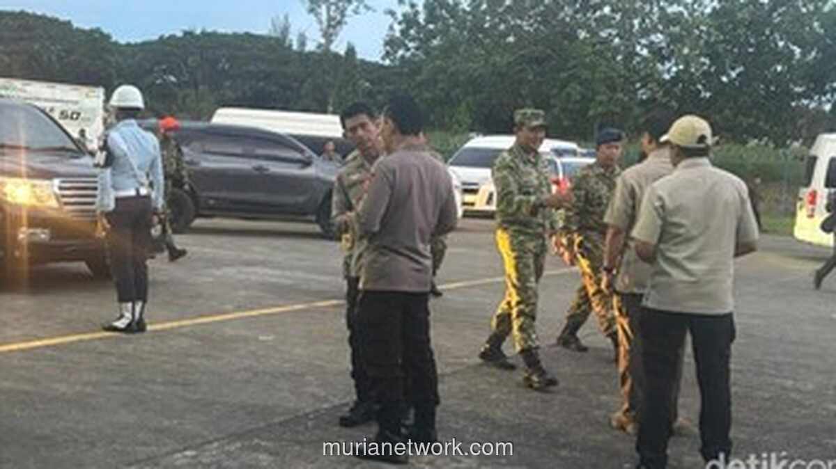 Prabowo Pimpin Rapat Darurat di Posko Bencana Aceh Usai Tinjau Lokasi Banjir Bandang