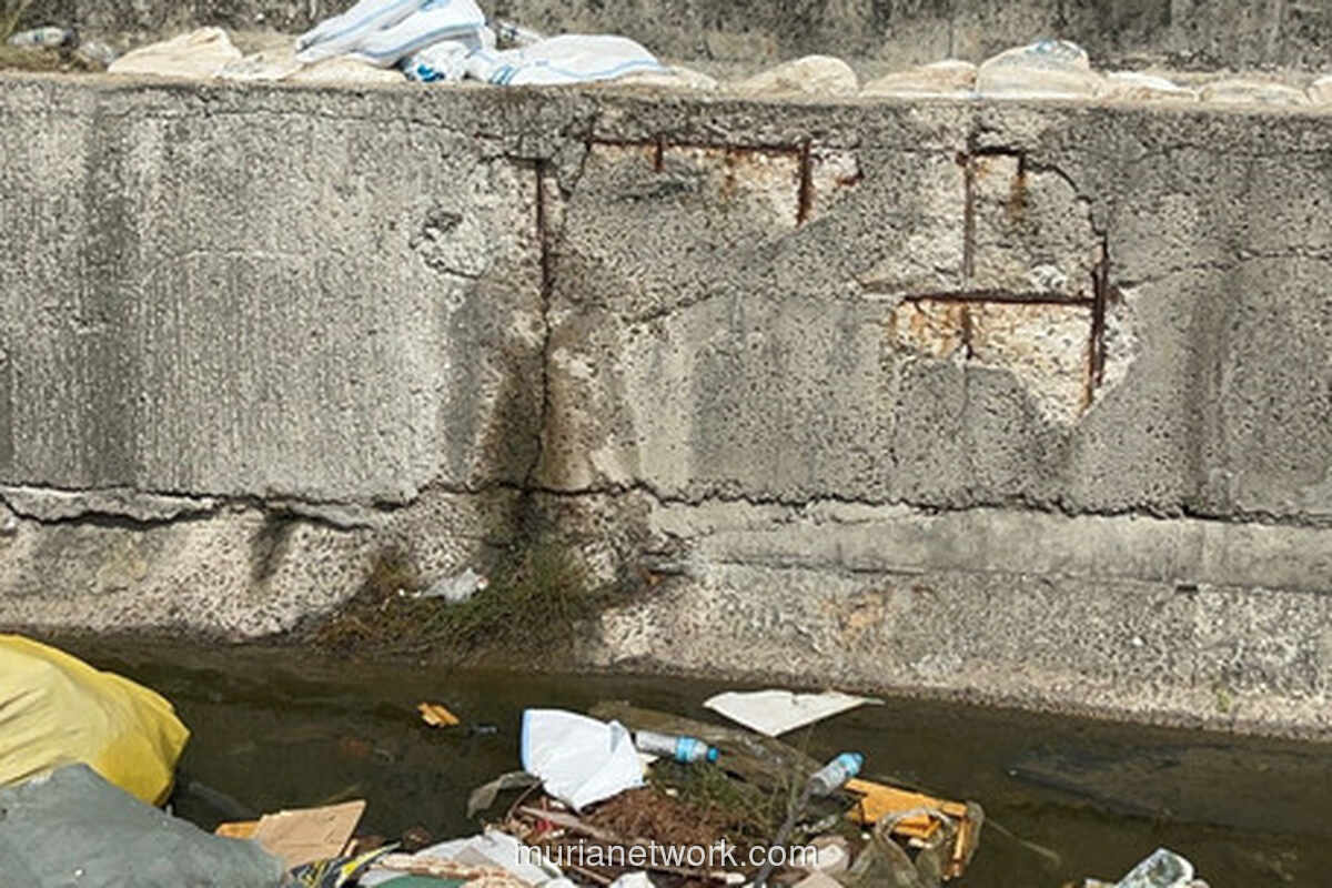 Tanggul Penjaga Jakarta Mulai Rembes, Warga Pesisir Cemas