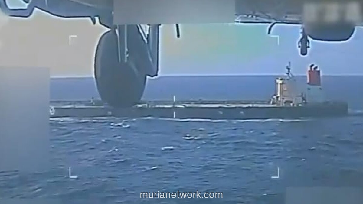 AS Sita Kapal Tanker Raksasa di Perairan Venezuela, Trump: Kita Simpan Saja