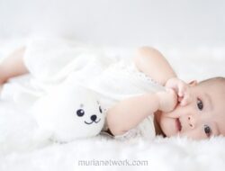 Inspirasi Nama Bayi Kelahiran Desember: Dari Lumi yang Lembut hingga Orion yang Perkasa