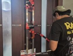 Kantor Bupati Bekasi Disegel KPK dalam OTT Misterius