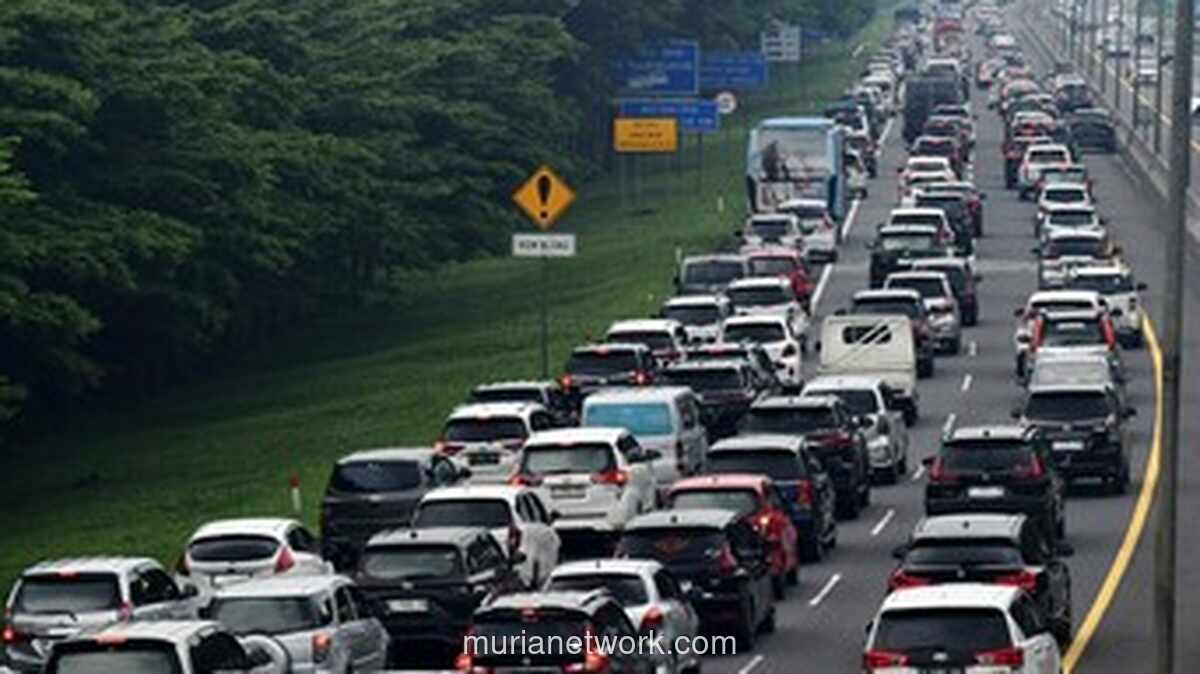 Gelombang Mudik Nataru Lebih Awal, Tol Jabodetabek Mulai Sesak
