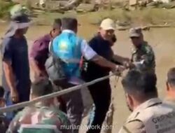 Rakit Darurat Terbalik, Wagub Aceh Tercebur Saat Tinjau Banjir