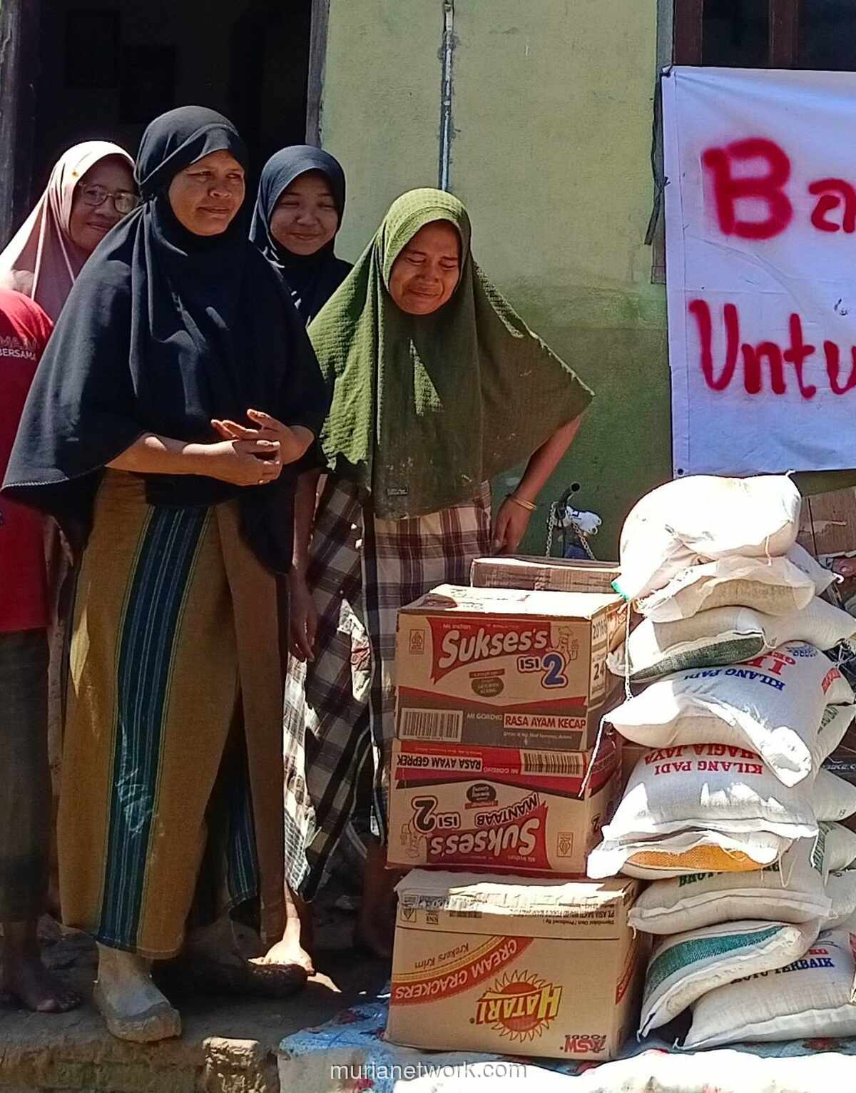 Tawa di Tengah Lumpur: Ketika Korban Banjir Tertawa Mengusir Duka