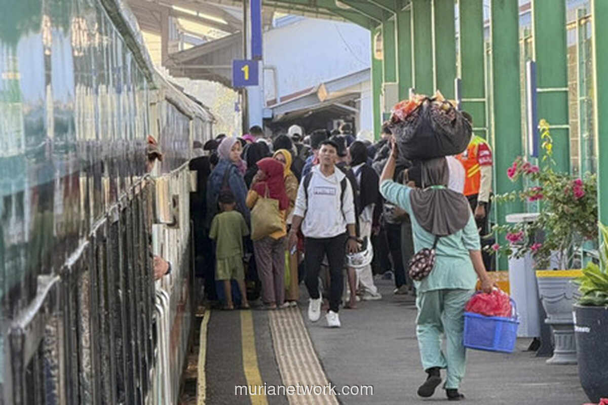Di Balik Liburan, Kereta Petani dan Pedagang Tetap Jadi Nadi Ekonomi Rakyat