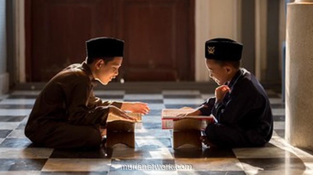 Pesantren 2025: Menjadi Pilar Indonesia Emas di Tengah Gelombang Perubahan