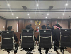 Delpedro Marhaen dan Tiga Aktivis Hadapi Dakwaan Penghasutan via Instagram