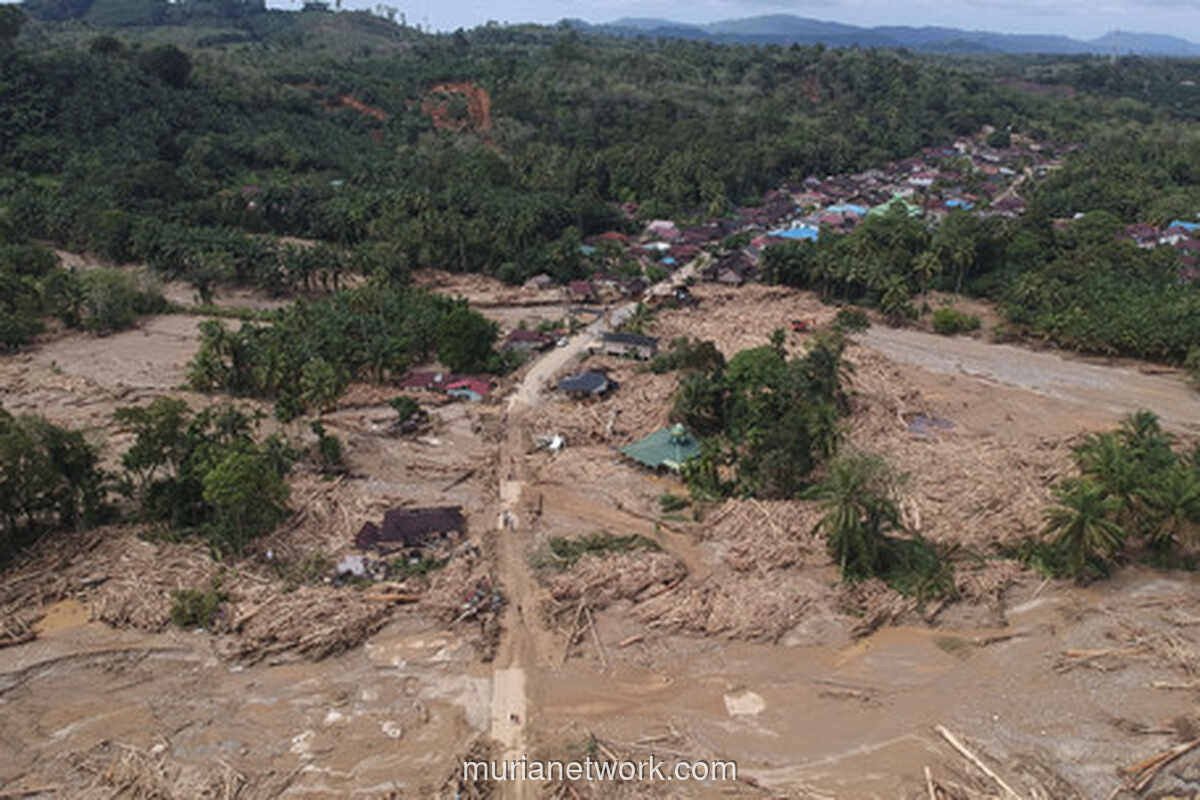 Prabowo Tinjau Langsung Dampak Siklon Senyar di Sumatera, Korban Jiwa Capai 442 Orang