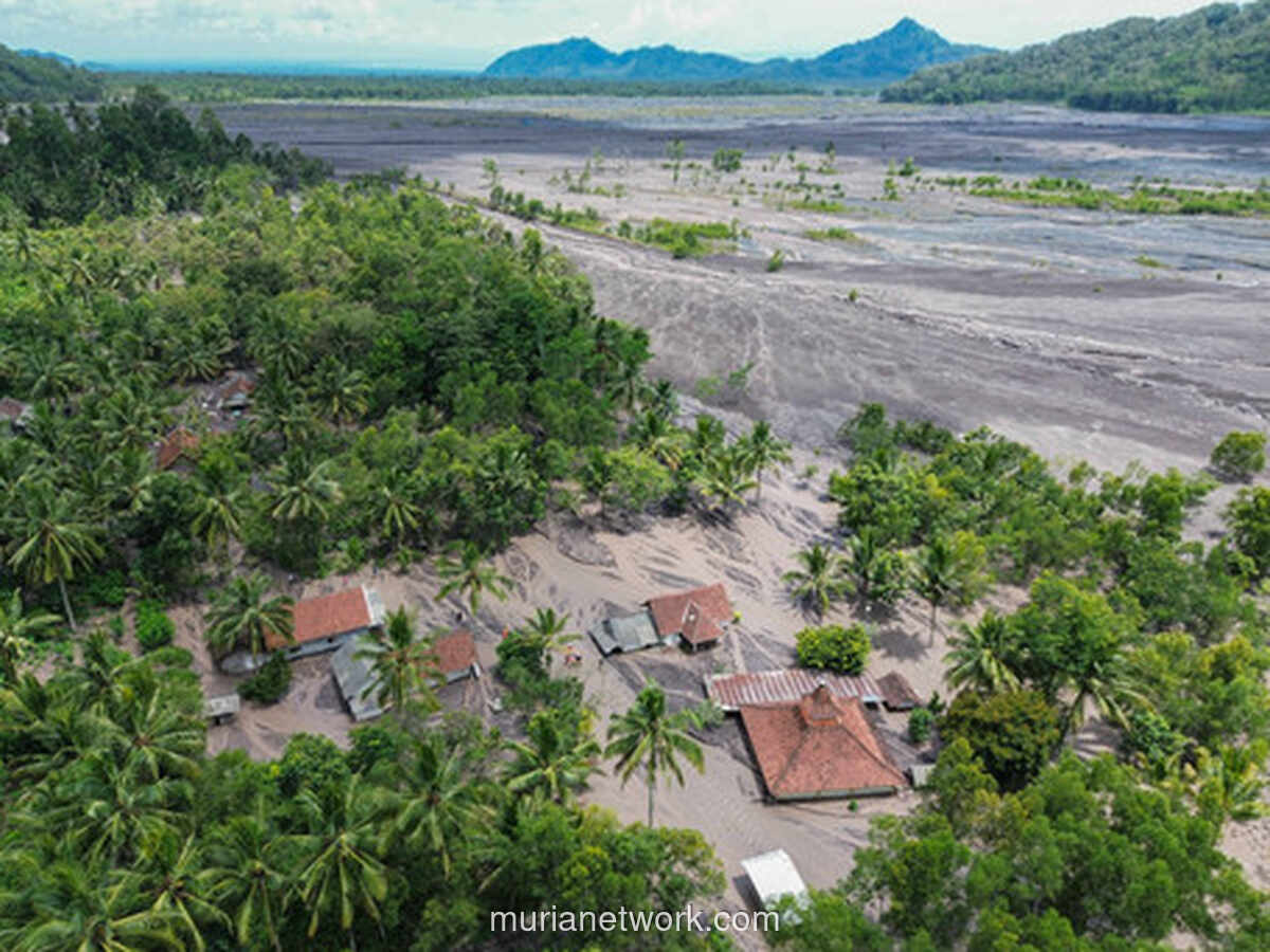 Warga Terkepung, Akses Terputus: Lahar Dingin Semeru Timbun Permukiman di Lumajang