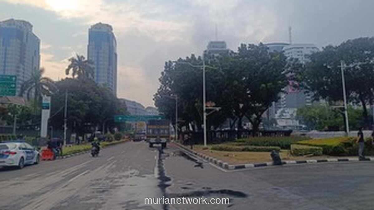 Buruh Bubar dari Monas, Tuntut Kembalikan Kenaikan Upah Minimum Jabar