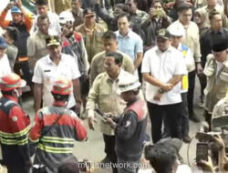 Prabowo Turun ke Lembah Anai, Cek Proyek Sambil Ngobrol dengan Operator Crane