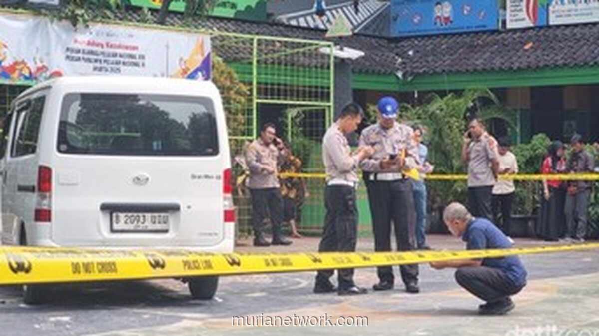 Mobil Pengantar Makanan Siswa Terguling, Puluhan Guru dan Murid Jadi Korban di Halaman Sekolah