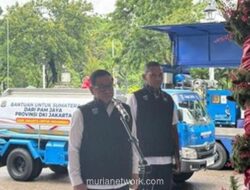 PAM Jaya Kirim Truk Air Bersih untuk Korban Bencana di Sumatera