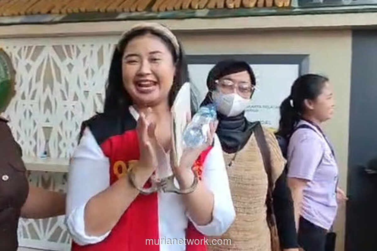 Laras Faizati di Persimpangan: Selfie dan Gugatan atas Kriminalisasi Suara