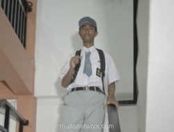 Setahun Tertahan di Pinggir Sungai, Udin Kembali Melangkah ke Sekolah Gratis