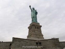 Replika Patung Liberty di Brasil Ambruk Diterpa Angin Kencang