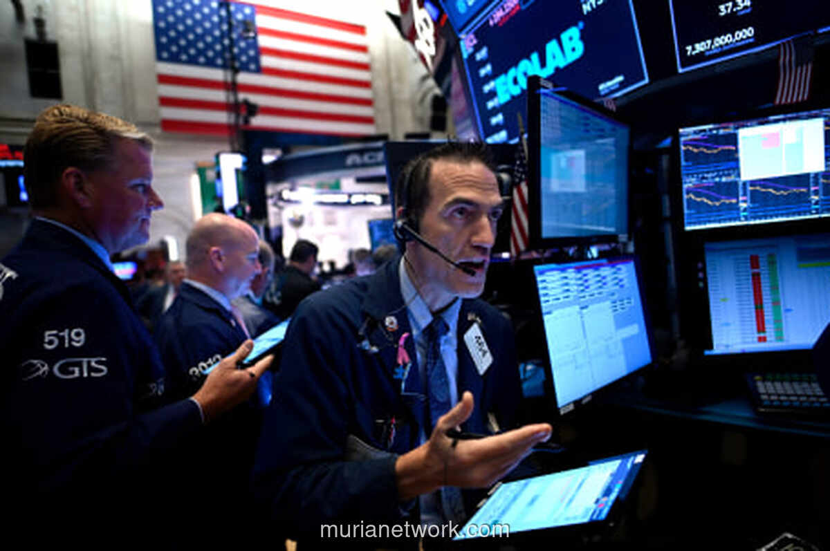 Wall Street Tarik Napas Sejenak, Tunggu Sinyal The Fed