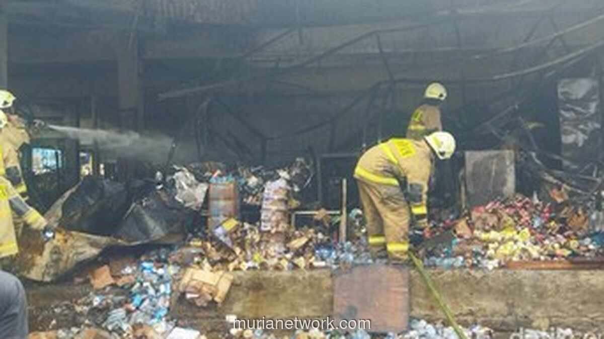 Kebakaran Hanguskan Kios Buah di Pasar Induk Kramat Jati