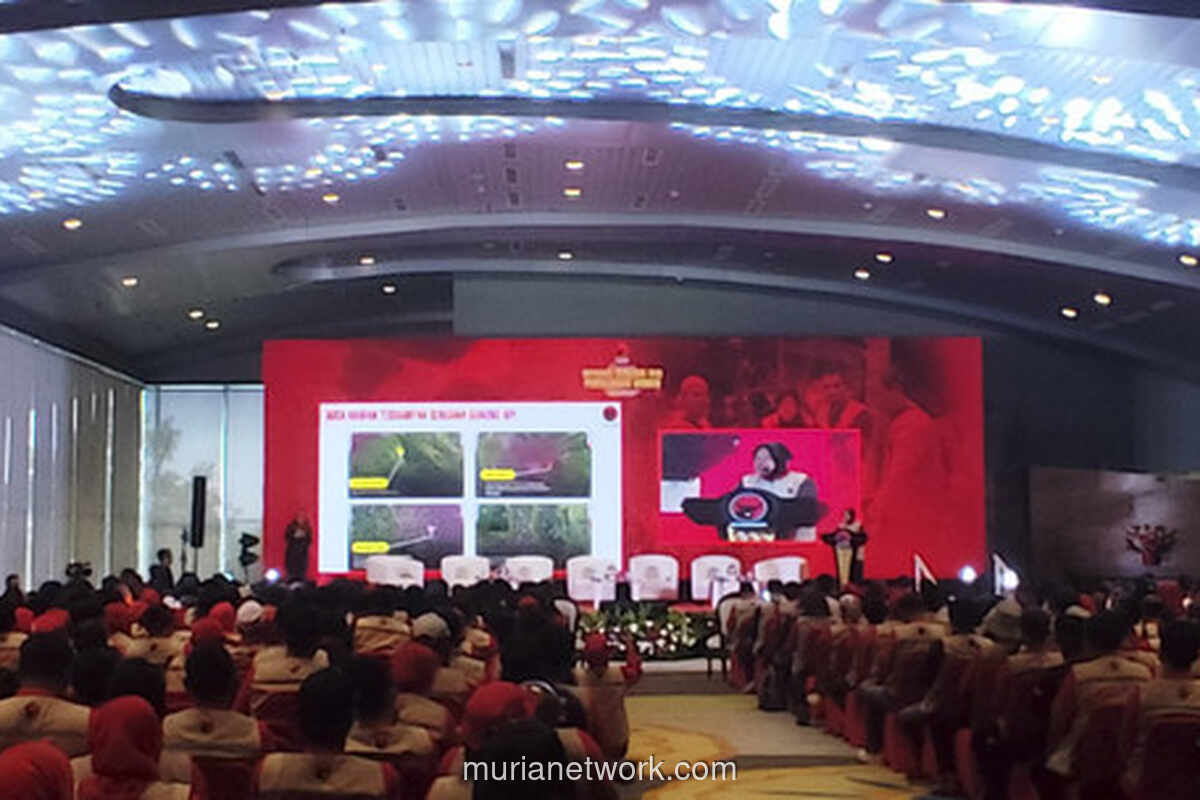 Risma Ungkap Detik-Detik Kritis Selamatkan Santri dari Reruntuhan