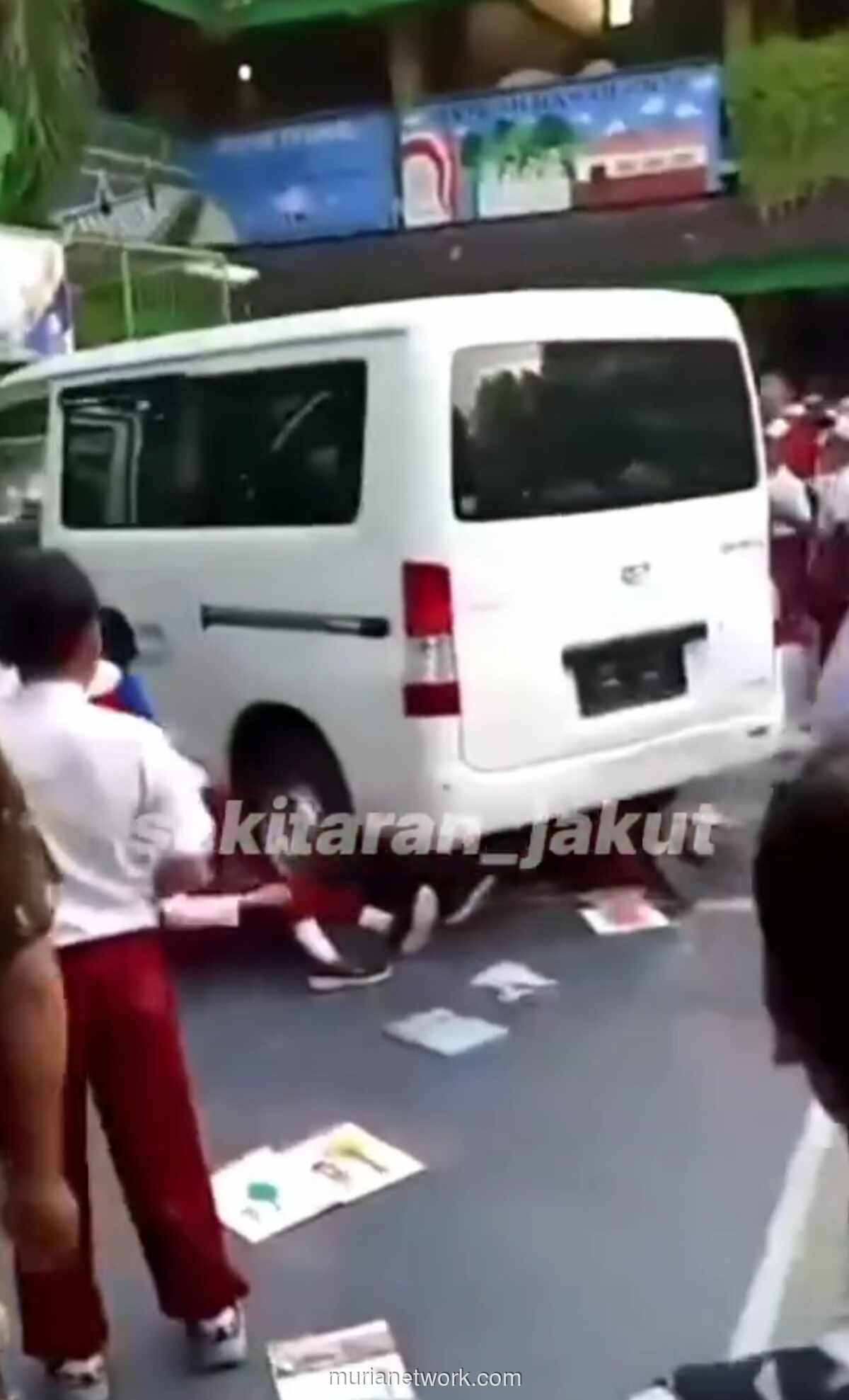 Tragedi di Lapangan SDN Kalibaru: Blindvan Program Makanan Siswa Tabrak Kerumunan