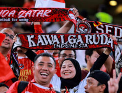 Kevin Diks dan Koper Khusus untuk Hadiah dari Fans Indonesia