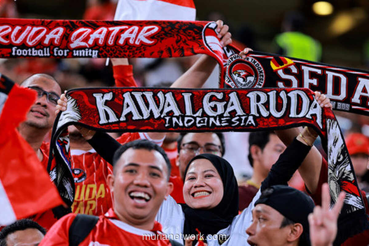 Kevin Diks dan Koper Khusus untuk Hadiah dari Fans Indonesia